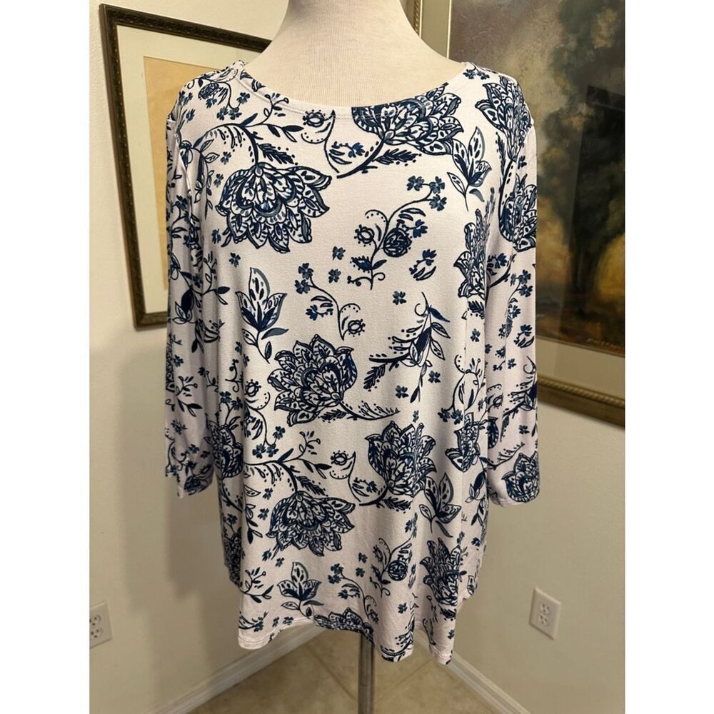 CUPIO Blue/White Floral Top with 3/4 Sleeves Size XL
